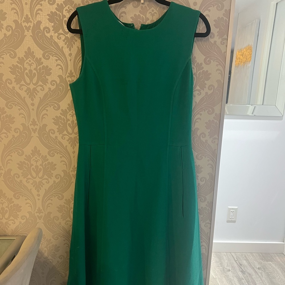 Gown by Oscar de le Renta